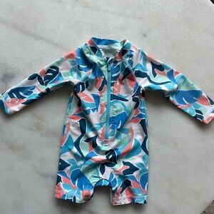 Old Navy rash guard baby boy’s swimsuit 6-12 months